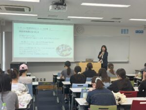 昭和女子大学での講義の様子